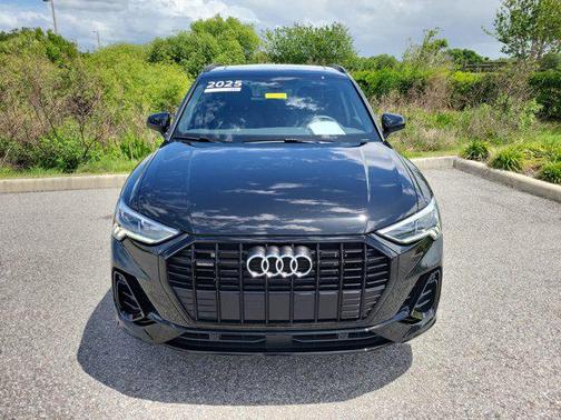 Mythos Black Metallic 2025 Audi Q3 Premium 45 TFSI S line quattro Tiptronic