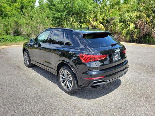 Mythos Black Metallic 2025 Audi Q3 Premium 45 TFSI S line quattro Tiptronic