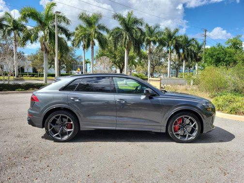 Daytona Gray Pearl Effect 2026 Audi RS Q8 4.0T