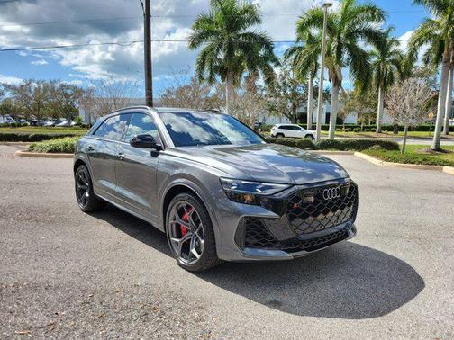 Daytona Gray Pearl Effect 2026 Audi RS Q8 4.0T