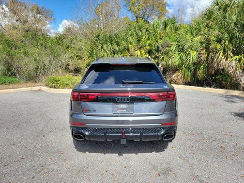 Daytona Gray Pearl Effect 2026 Audi RS Q8 4.0T