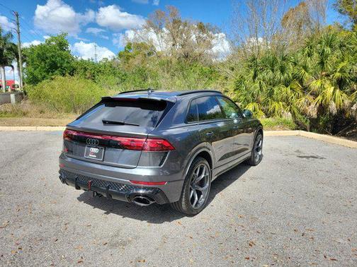 Daytona Gray Pearl Effect 2026 Audi RS Q8 4.0T