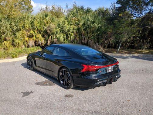 2026 Audi RS e-tron GT quattro