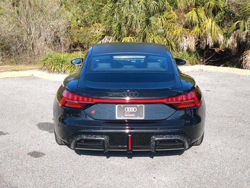 2026 Audi RS e-tron GT quattro