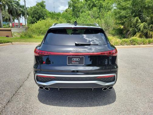 Mythos Black Metallic 2026 Audi SQ5 3.0T Premium Plus