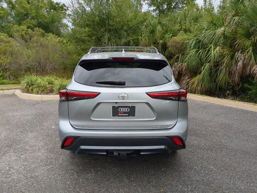 2022 Toyota Highlander Limited