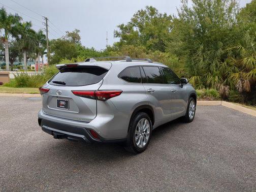 2022 Toyota Highlander Limited