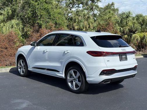 2025 Audi Q5 Premium Plus