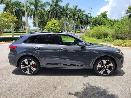 Tambora Gray Metallic 2026 Audi SQ5 3.0T Premium Plus
