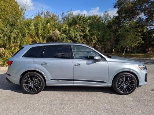 2025 Audi Q7 55 Premium Plus