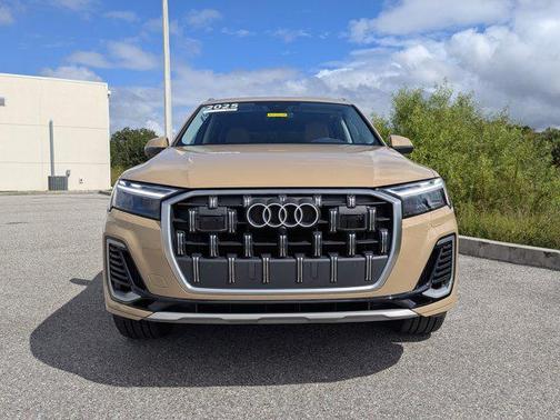 2025 Audi Q7 55 Premium Plus