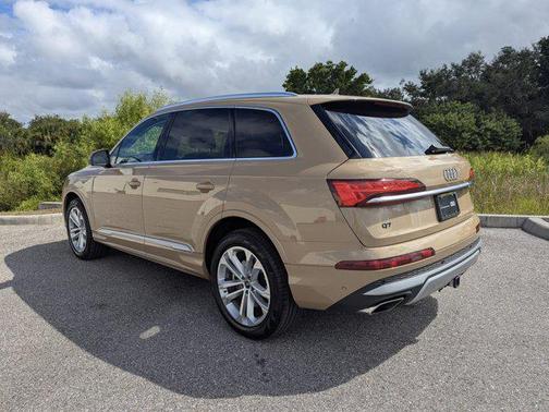 2025 Audi Q7 55 Premium Plus