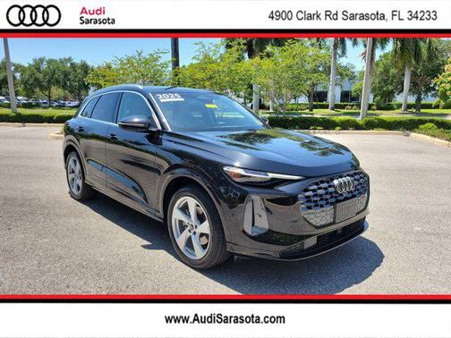 Mythos Black Metallic 2025 Audi Q5 Prestige TFSI quattro S tronic