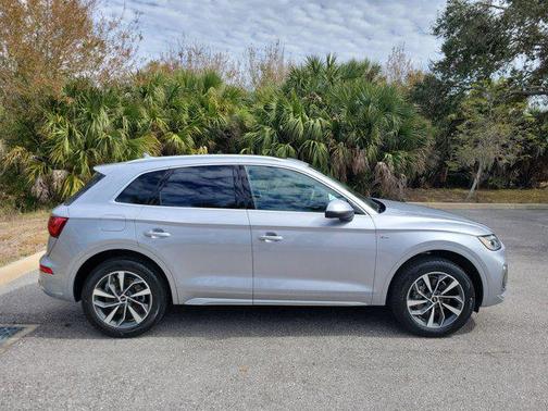 2022 Audi Q5 45 S line Premium Plus