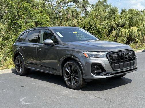 2025 Audi Q7 55 Premium Plus