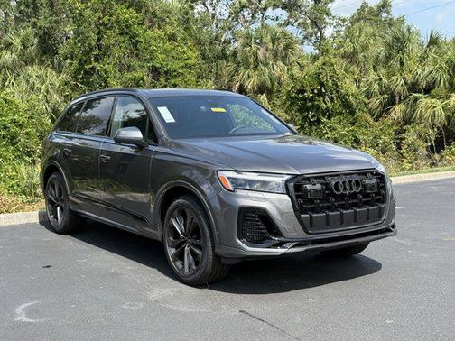 2025 Audi Q7 55 Premium Plus