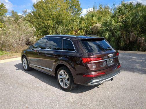 2022 Audi Q7 55 Premium Plus