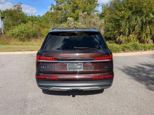 2022 Audi Q7 55 Premium Plus