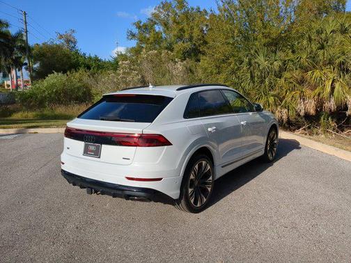 2026 Audi Q8 55 Premium Plus