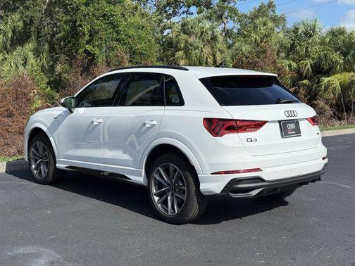 2025 Audi Q3 Premium 45 TFSI S line quattro Tiptronic