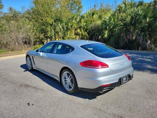 2014 Porsche Panamera 4