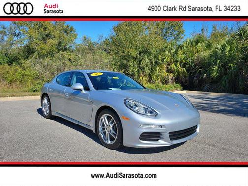 2014 Porsche Panamera 4