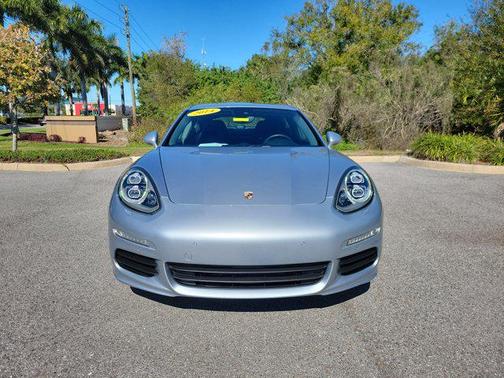 2014 Porsche Panamera 4