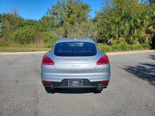 2014 Porsche Panamera 4