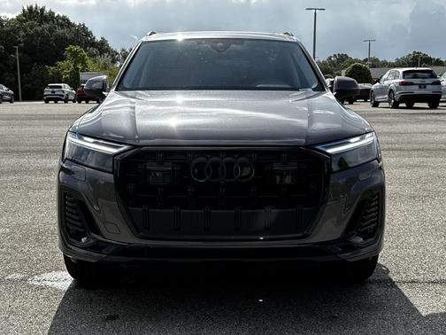 Samurai Gray Metallic 2026 Audi Q7 45 Premium Plus