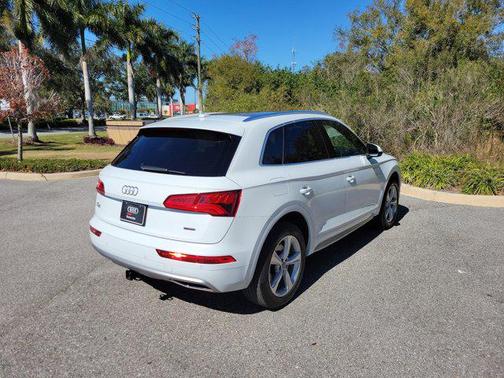 2020 Audi Q5 45 Premium Plus