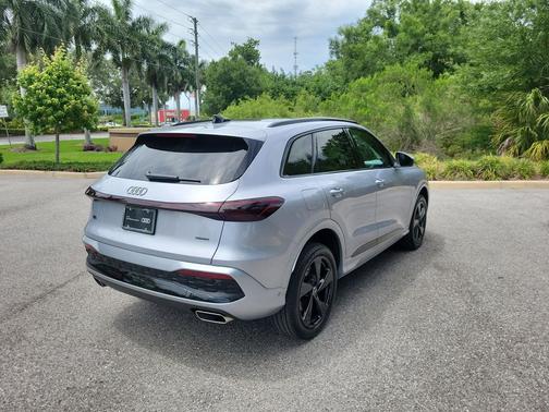 Florett Silver Metallic 2025 Audi Q5 Premium Plus TFSI quattro S tronic