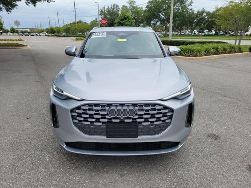 Florett Silver Metallic 2025 Audi Q5 Premium Plus TFSI quattro S tronic