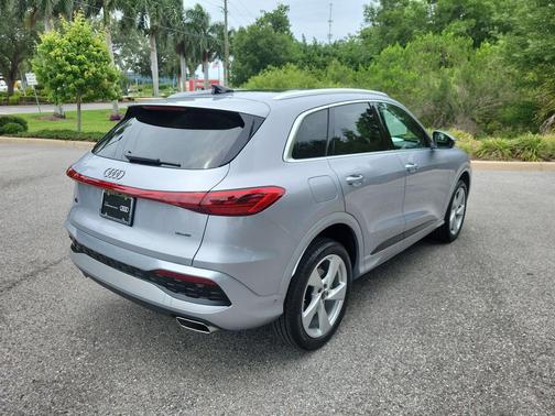 Florett Silver Metallic 2025 Audi Q5 Premium Plus TFSI quattro S tronic