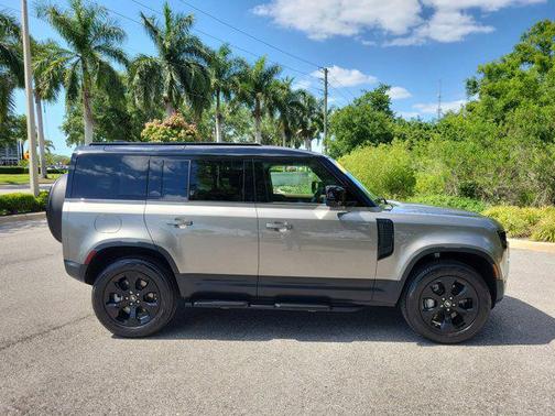 Silicon Silver Premium Metallic 2025 Land Rover Defender 110 P400 S