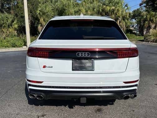 Glacier White Metallic 2023 Audi SQ8 4.0T Prestige