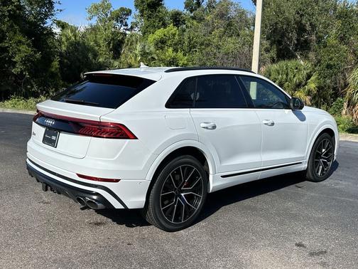 Glacier White Metallic 2023 Audi SQ8 4.0T Prestige