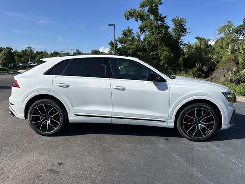 Glacier White Metallic 2023 Audi SQ8 4.0T Prestige