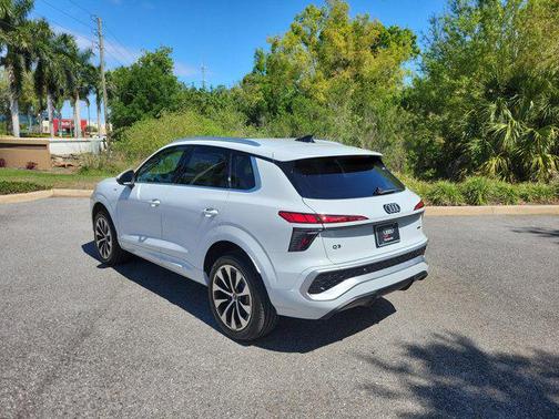 Glacier White Metallic 2026 Audi Q3 S line