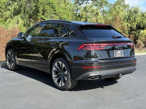2025 Audi Q8 55 Premium