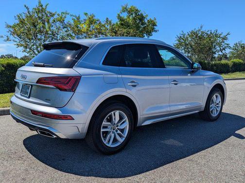 2023 Audi Q5 45 S line Premium