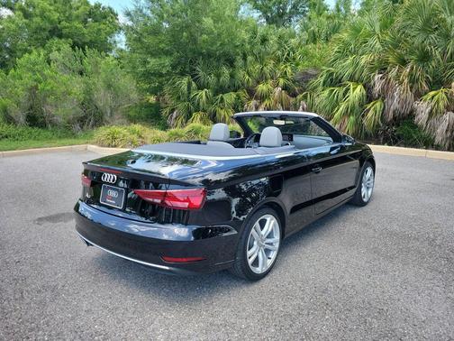 Brilliant Black/Black Roof 2018 Audi A3 2.0T Premium