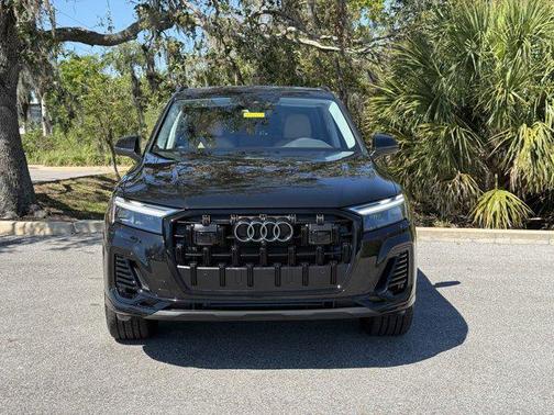 2025 Audi Q7 45 Premium Plus