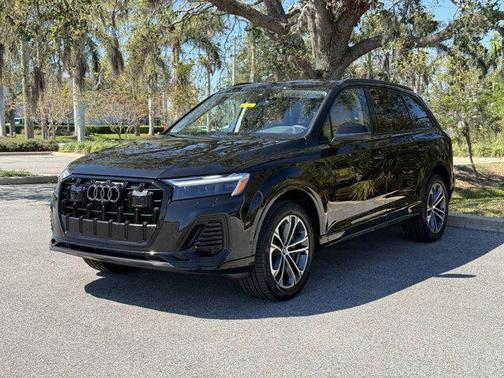 2025 Audi Q7 45 Premium Plus