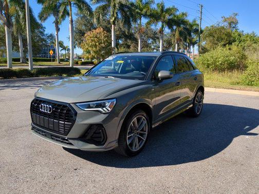 2025 Audi Q3 Premium 45 TFSI S line quattro Tiptronic