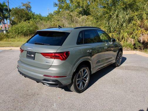 2025 Audi Q3 Premium 45 TFSI S line quattro Tiptronic