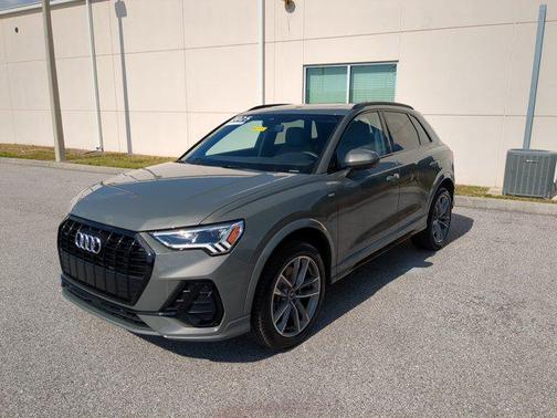 2025 Audi Q3 Premium 45 TFSI S line quattro Tiptronic