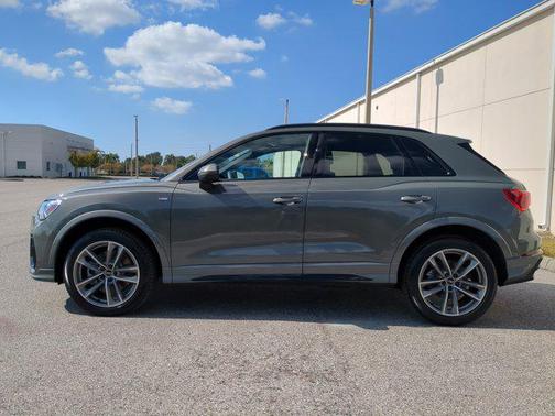 2025 Audi Q3 Premium 45 TFSI S line quattro Tiptronic