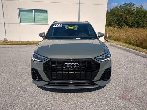 2025 Audi Q3 Premium 45 TFSI S line quattro Tiptronic
