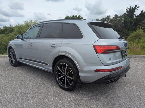 2025 Audi Q7 45 Premium Plus