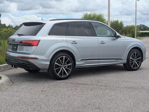 2025 Audi Q7 45 Premium Plus
